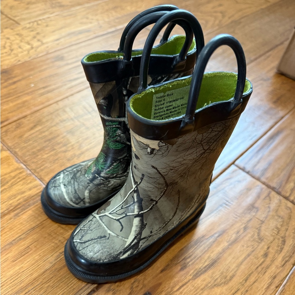 Toddler rain boots